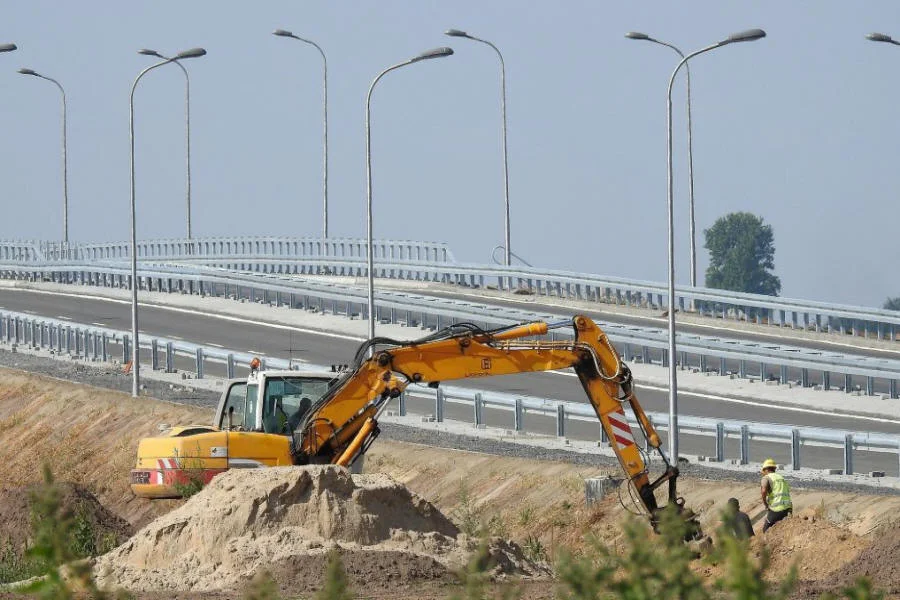 Baumaschinenteile Gummiketten Hammerköpfe Polen 01